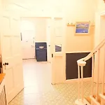 Main Street - 20 Steps To Bars,food,clubs * Carrick on Shannon