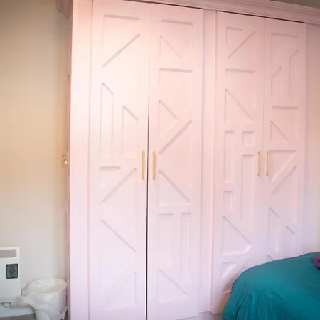 Main Street - 20 Steps To Bars,food,clubs *