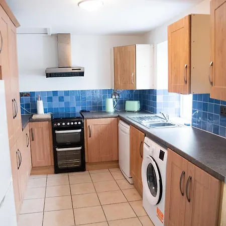 Main Street - 20 Steps To Bars,food,clubs *