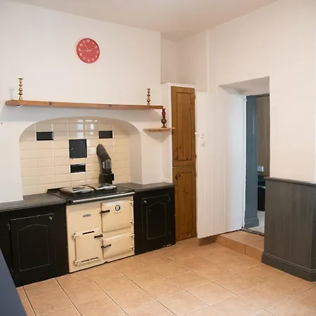 Apartman Main Street - 20 Steps To Bars,food,clubs