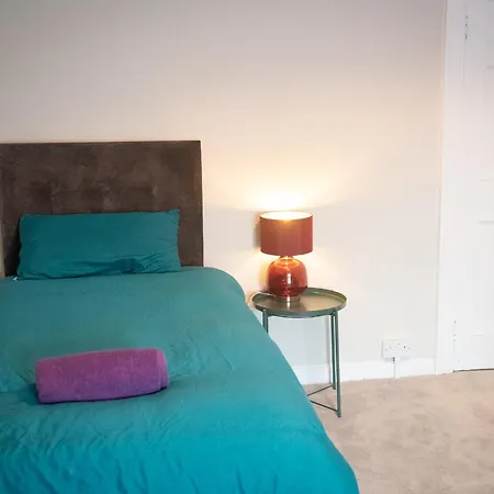 Main Street - 20 Steps To Bars,food,clubs *