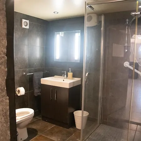 Main Street - 20 Steps To Bars,food,clubs Apartman *