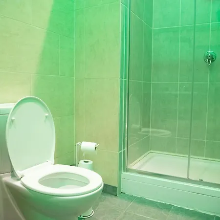 Apartman Main Street - 20 Steps To Bars,food,clubs Carrick on Shannon