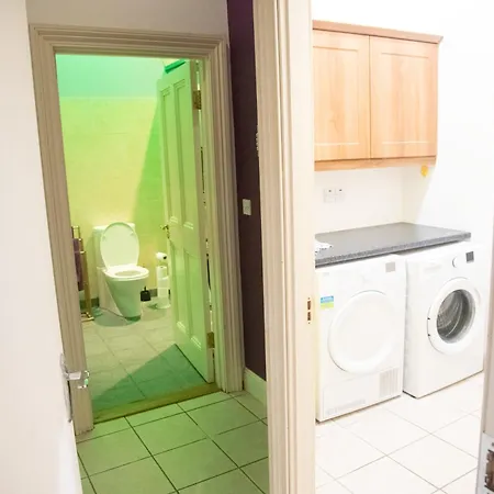 Main Street - 20 Steps To Bars,food,clubs Апартаменты