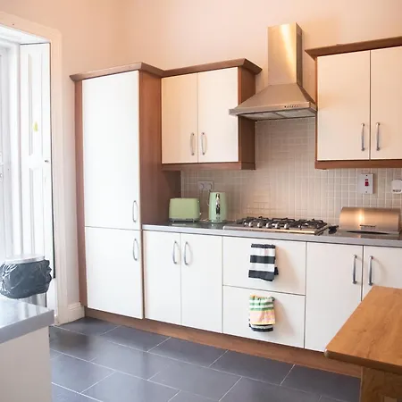 Main Street - 20 Steps To Bars,food,clubs Apartman *