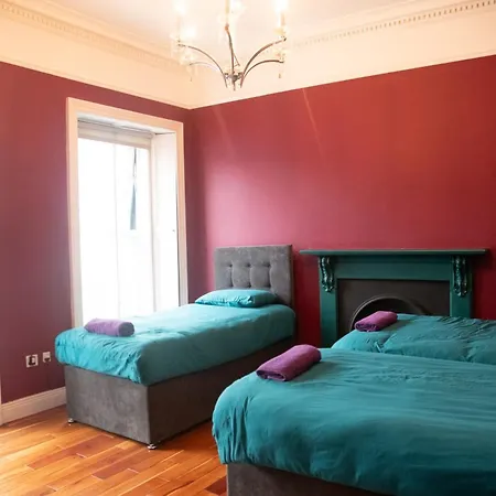 Апартаменты Main Street - 20 Steps To Bars,food,clubs Carrick-on-Shannon