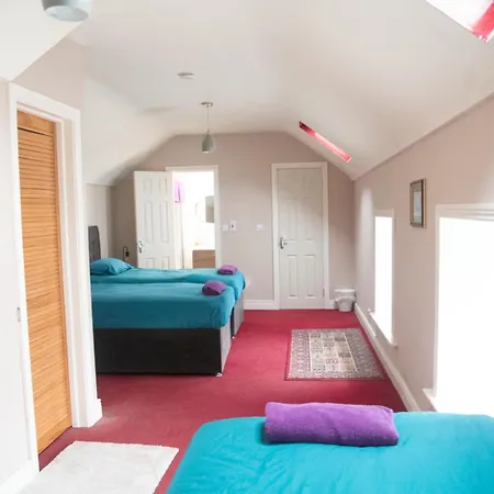 Main Street - 20 Steps To Bars,food,clubs *