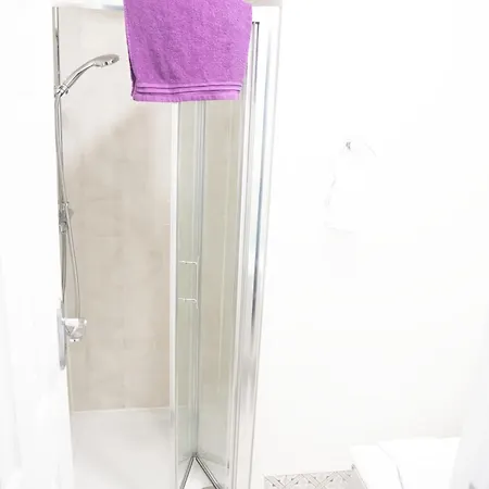 شقة Main Street - 20 Steps To Bars,food,clubs