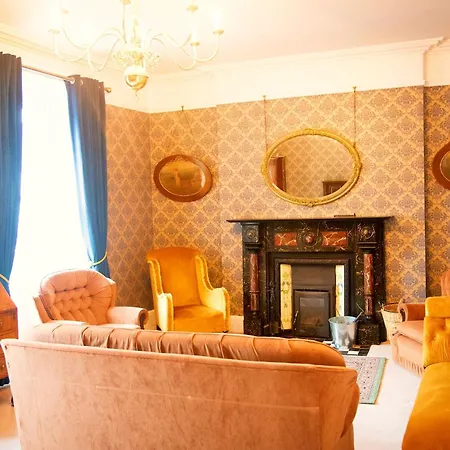 Main Street - 20 Steps To Bars,food,clubs Lägenhet