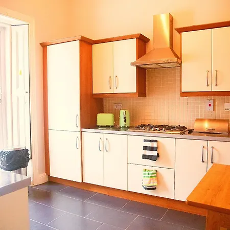 Main Street - 20 Steps To Bars,food,clubs