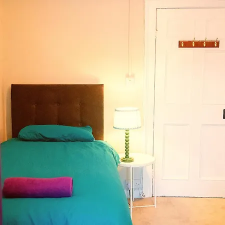 Апартаменты Main Street - 20 Steps To Bars,food,clubs Carrick-on-Shannon