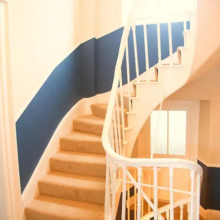 Апартаменты Main Street - 20 Steps To Bars,food,clubs