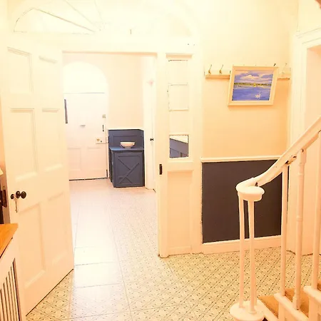 Main Street - 20 Steps To Bars,food,clubs * Carrick on Shannon