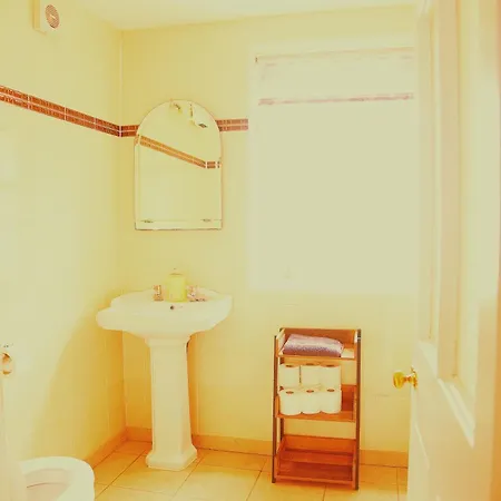 Main Street - 20 Steps To Bars,food,clubs アパート Carrick on Shannon